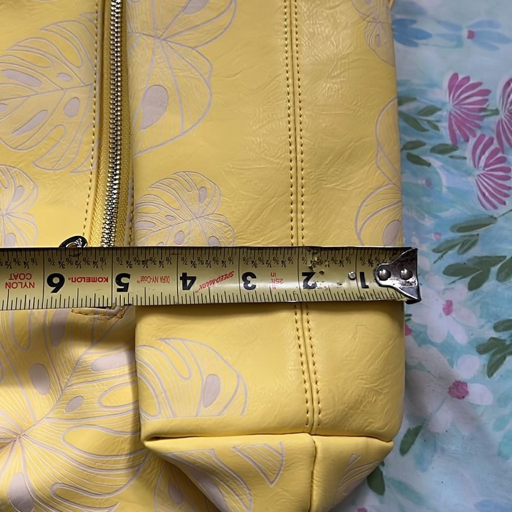 Desigual Handbag with Large Cosmetic Bag - Yellow Monstera Cutout - Picture 15 of 16